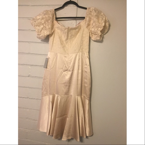 GAL MEETS GLAM Adele Off the Shoulder Dress - Picture 6 of 7